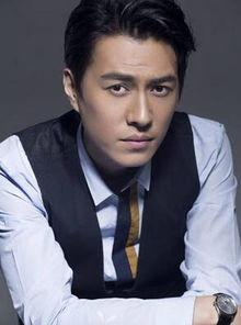 柯伯龙家庭背景,从平民崛起的传奇故事